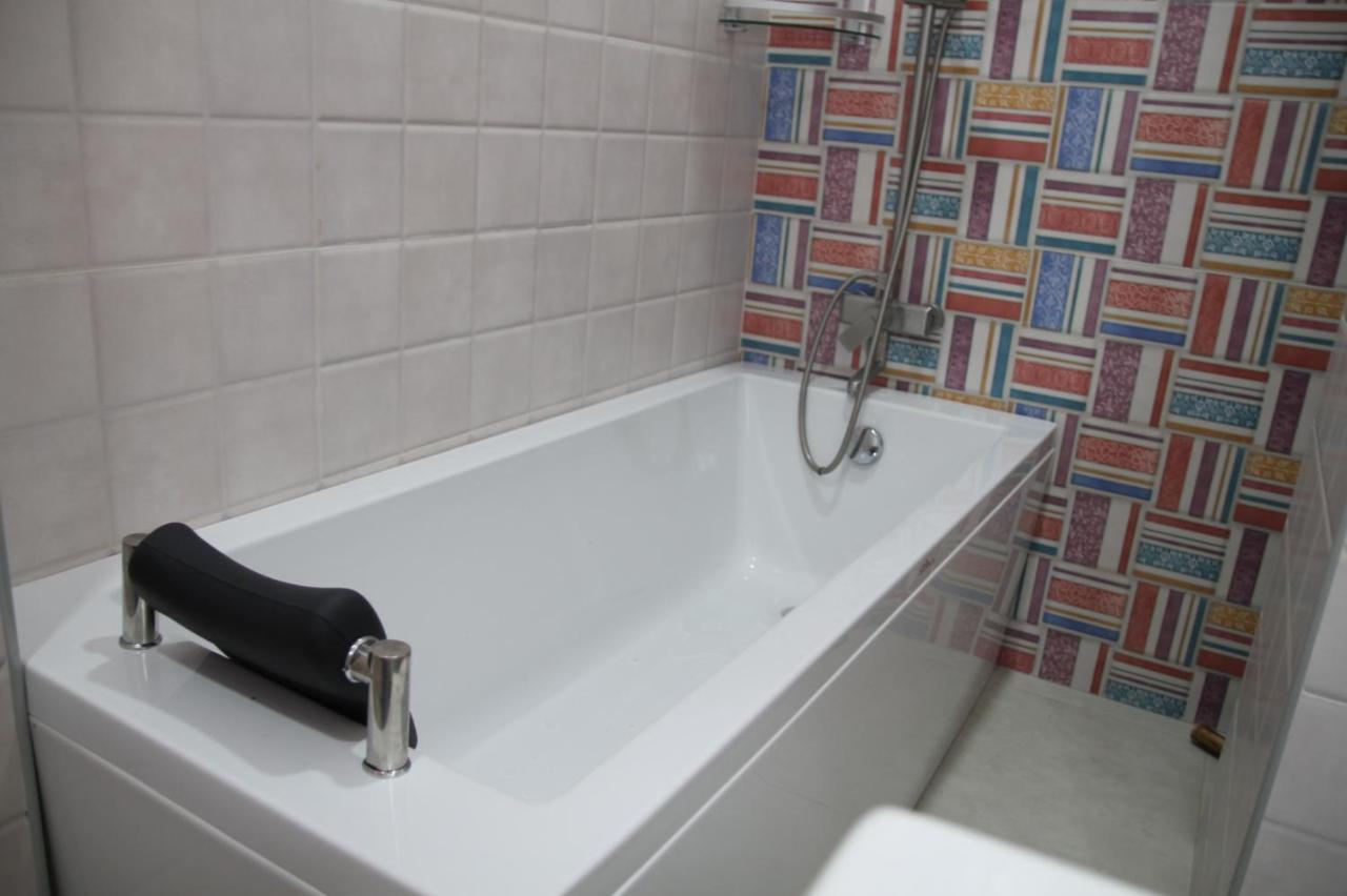 Cozy Apartment In Vake Tbilisi Eksteriør billede