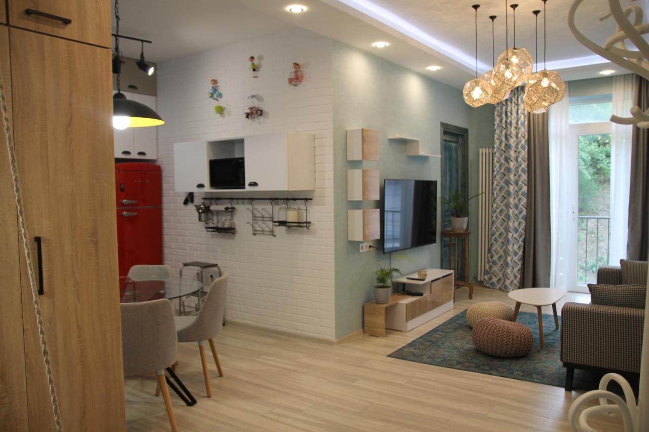 Cozy Apartment In Vake Tbilisi Eksteriør billede