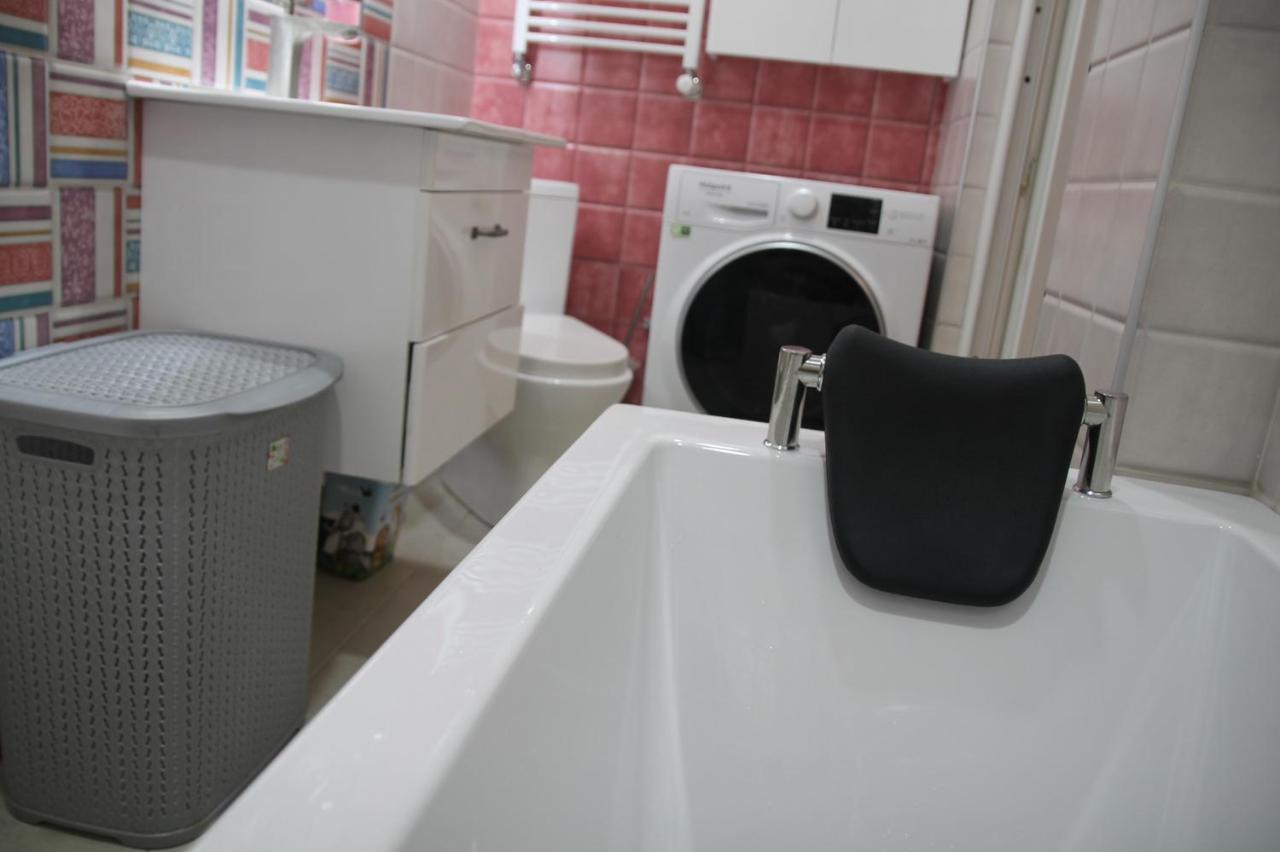 Cozy Apartment In Vake Tbilisi Eksteriør billede