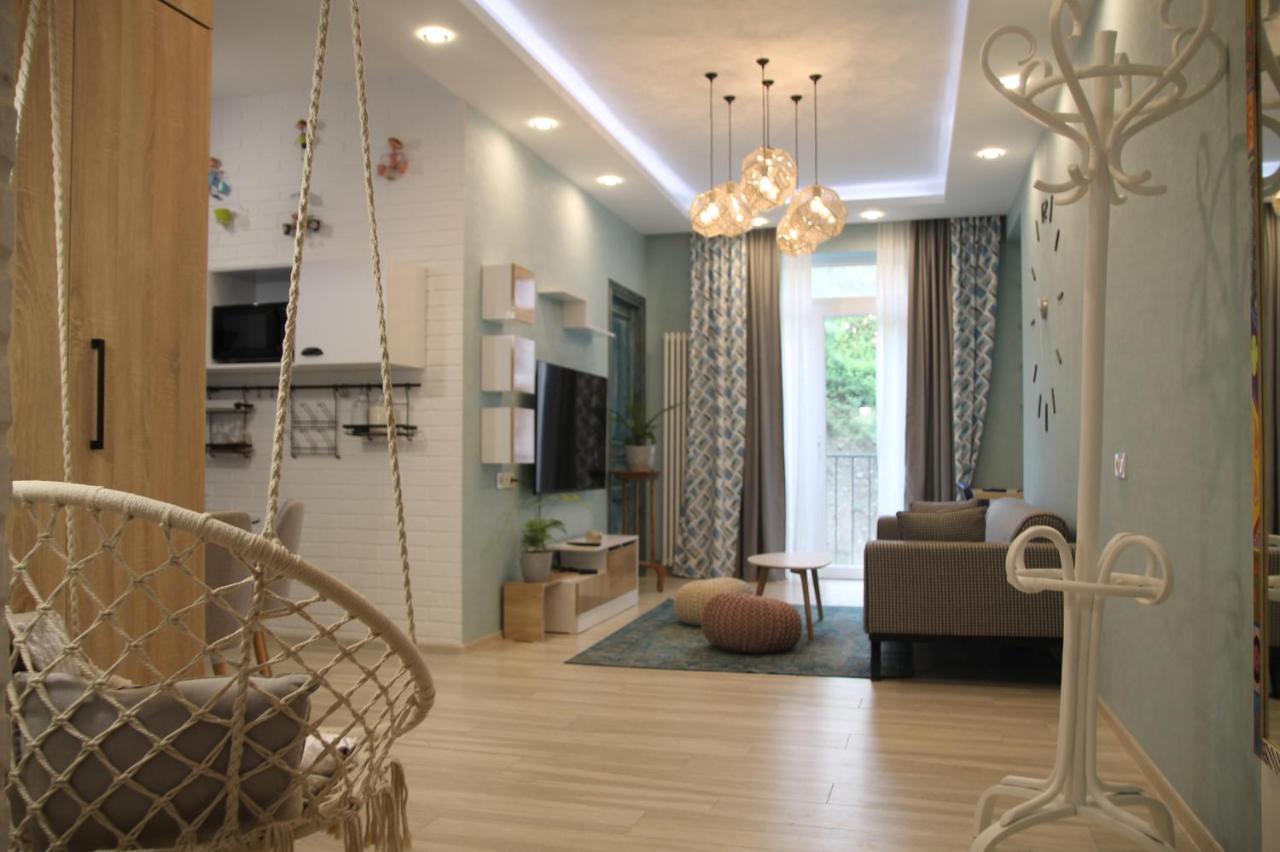 Cozy Apartment In Vake Tbilisi Eksteriør billede